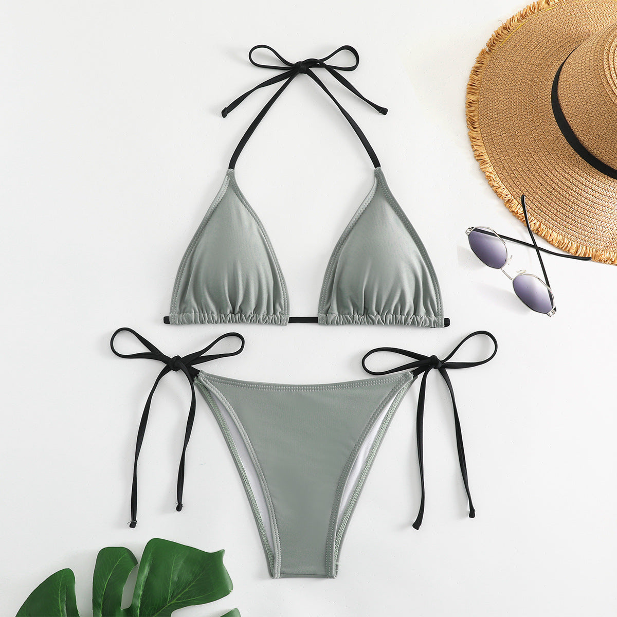 Sexy Bikini femme à nouer